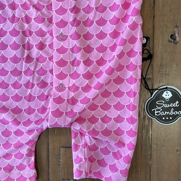 Sweet bamboo pink scallop mermaid scale bamboo short tie strap romper nwt - Picture 2 of 4